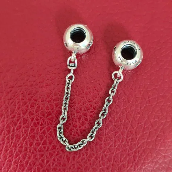 Pandora Disney Parks Castle Silver Safety Chain - Picture 2 of 5